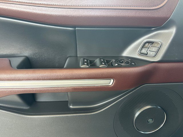 Used 2024 Ford Expedition Limited AWD/4WD image 11
