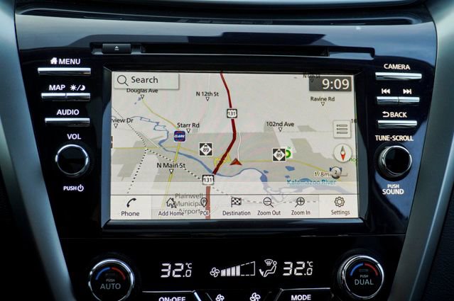 Used 2024 Nissan Murano SV image 17