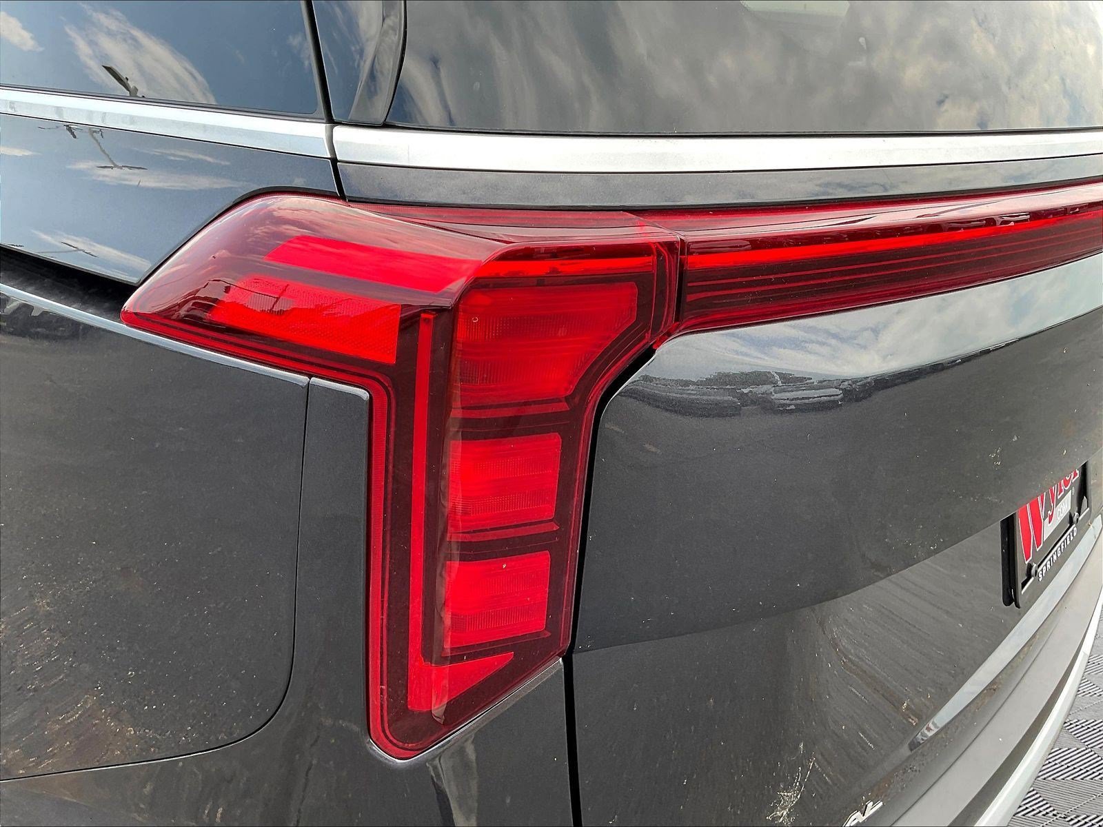 New 2027 Kia Carnival FWD image 15