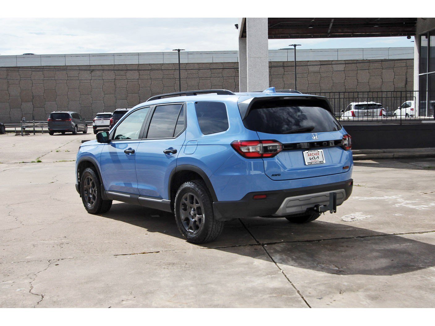 Used 2025 Honda Pilot TrailSport image 5