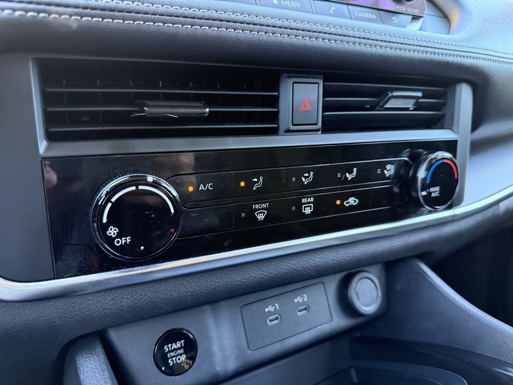 Used 2024 Nissan Rogue S image 33