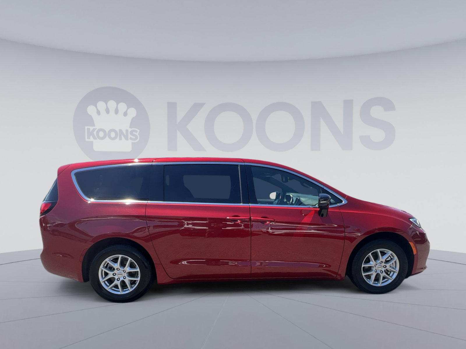 Used 2025 Chrysler Pacifica Select FWD image 12