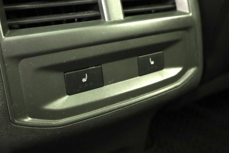 Used 2020 Volkswagen Atlas Cross Sport SEL Premium image 36