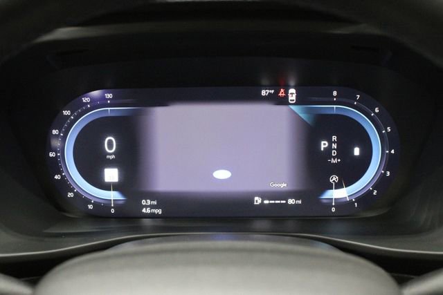 Used 2025 Volvo XC40 B5 Plus image 28