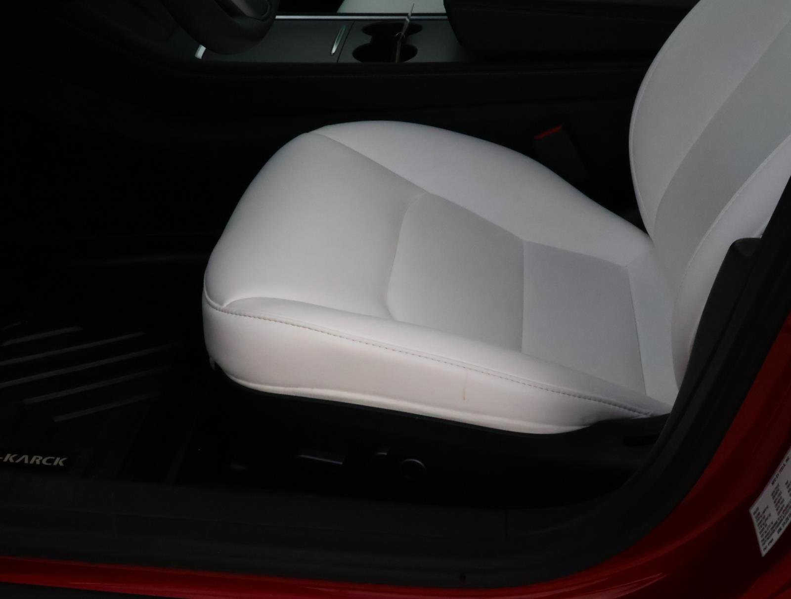 Used 2022 Tesla Model 3 Standard Range image 14