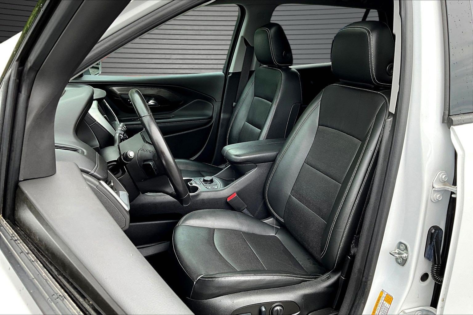 Used 2022 GMC Terrain SLT w/ Infotainment Package II AWD/4WD image 13