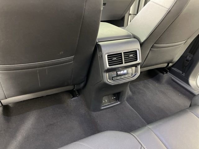 Used 2025 Volkswagen Atlas SE image 42