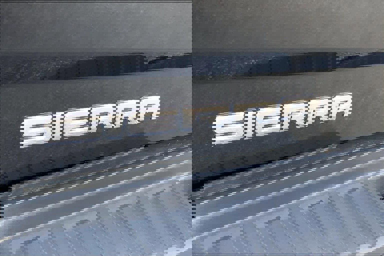 Used 2015 GMC Sierra 2500 Denali w/ Suspension Package, Off-Road image 30