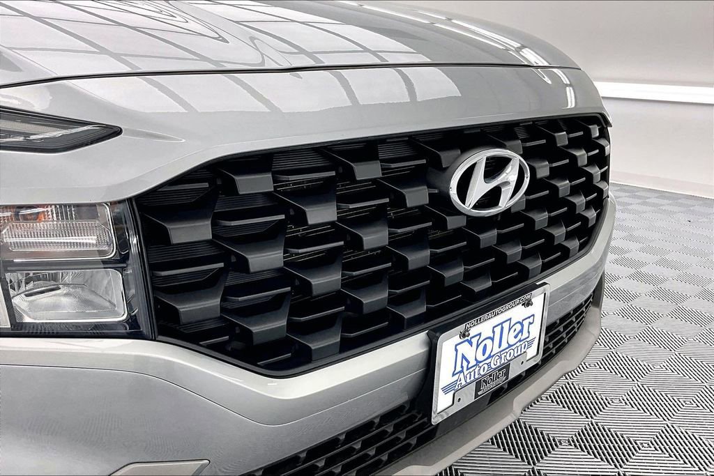 Used 2023 Hyundai Santa Fe SE w/ Cargo Package image 28