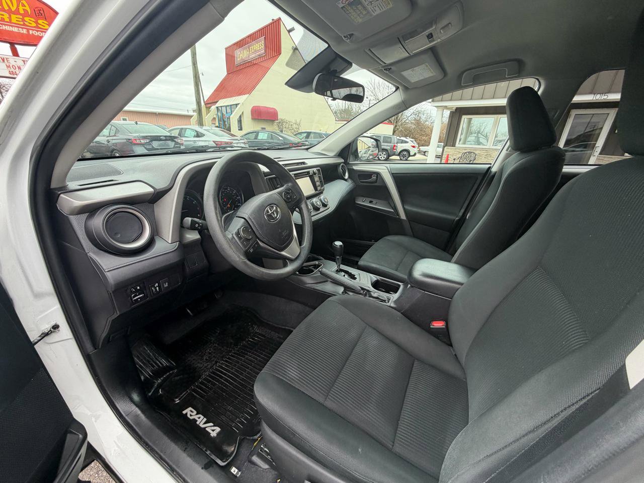 Used 2018 Toyota RAV4 LE w/ All Weather Liner Package image 10