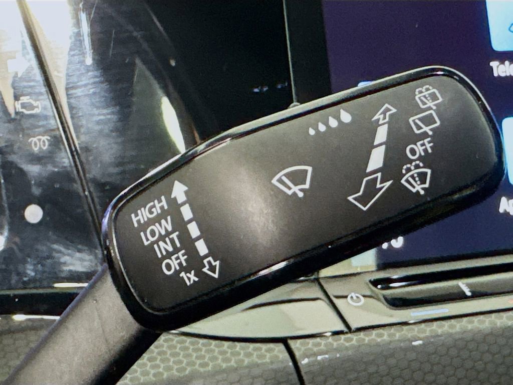 Used 2022 Volkswagen GTI SE FWD image 14