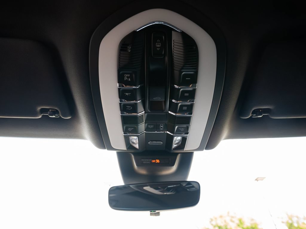 Used 2021 Porsche Macan GTS AWD/4WD image 20
