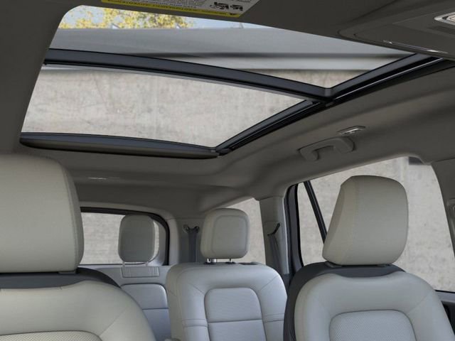 New 2025 Lincoln Aviator 2WD image 22