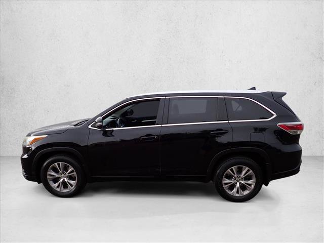 Used 2015 Toyota Highlander XLE AWD/4WD image 2