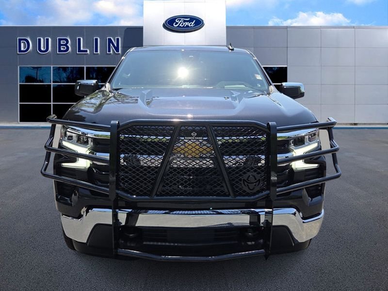 Used 2023 Chevrolet Silverado 1500 LT AWD/4WD image 2