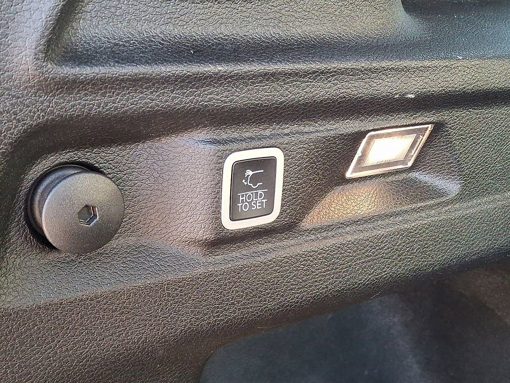 Used 2023 Jeep Grand Cherokee L Limited w/ Trailer Tow Group (B) image 29