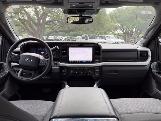 Used 2025 Ford F250 XLT w/ Black Appearance Package AWD/4WD image 18