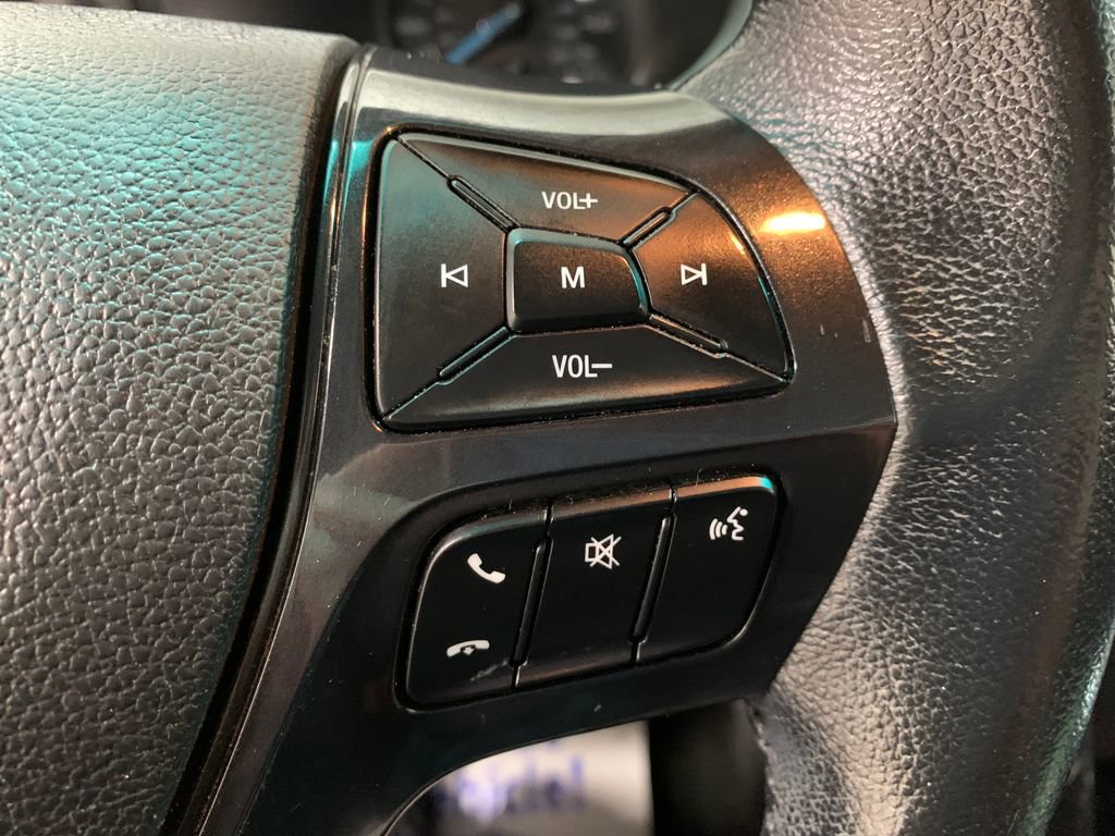 Used 2017 Ford Explorer XLT image 24
