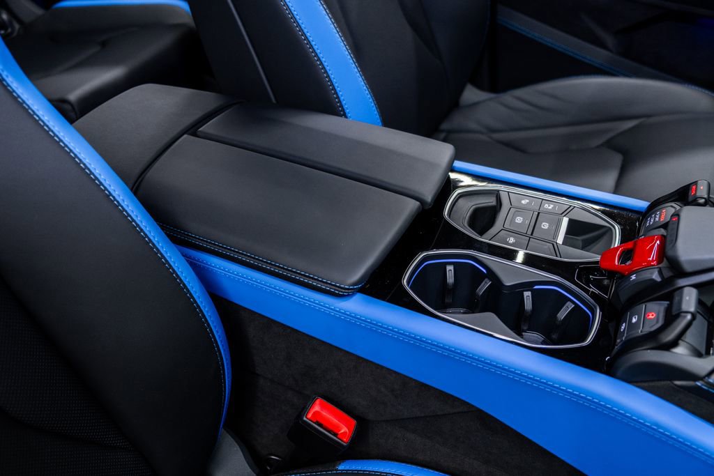 Used 2025 Lamborghini Urus SE image 35