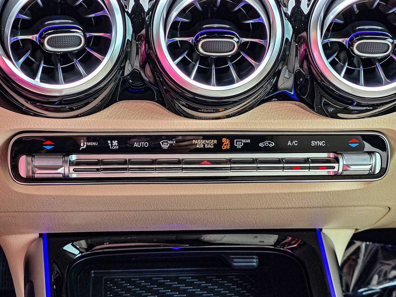 New 2026 Mercedes-Benz GLB 250 4MATIC image 19