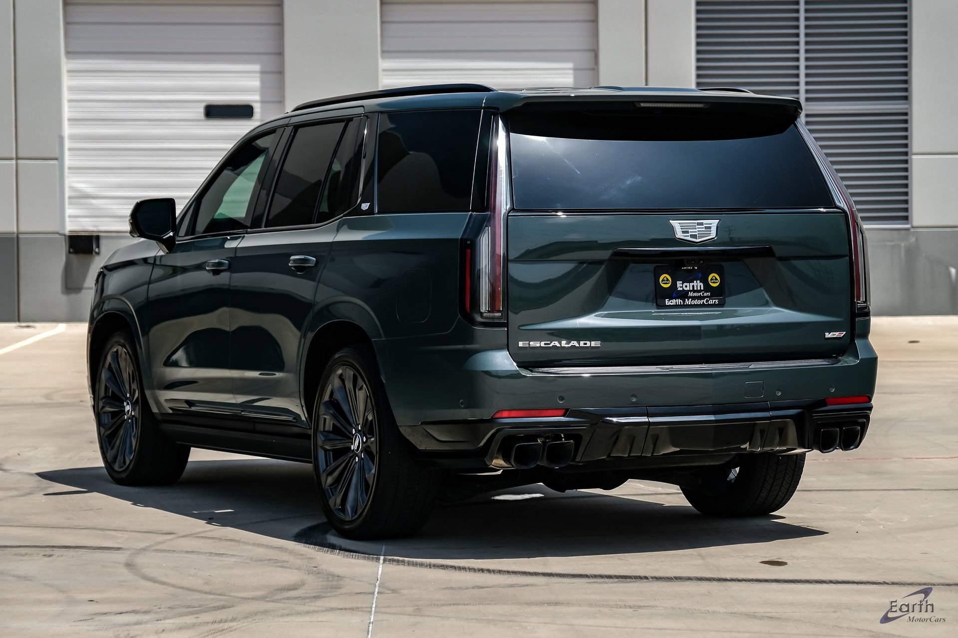 Used 2025 Cadillac Escalade V AWD/4WD image 10