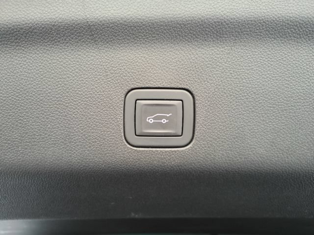 Used 2026 Chevrolet Tahoe LT RWD image 28