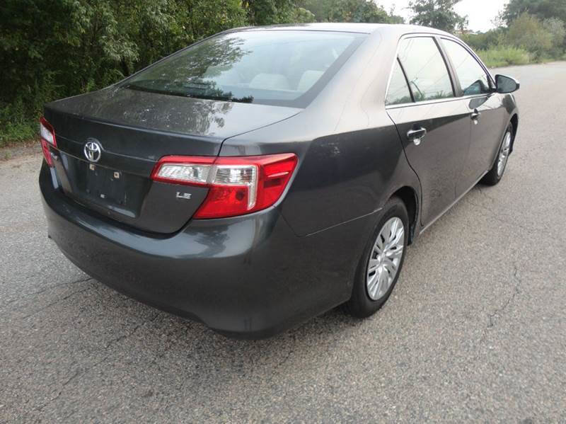 Used 2013 Toyota Camry LE image 3