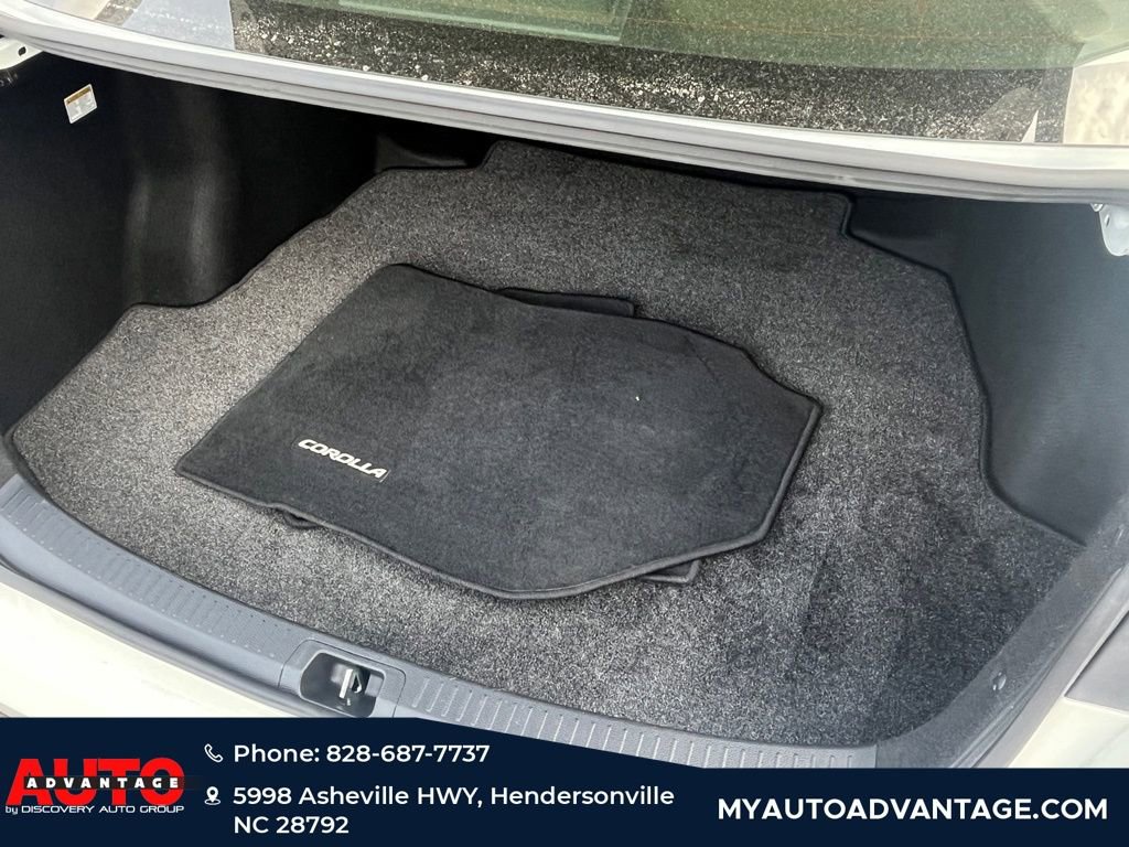 Used 2021 Toyota Corolla LE w/ Carpet Mat Package (TMS) FWD image 28