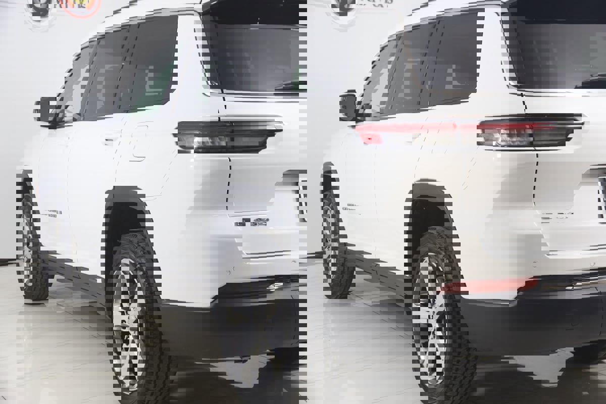 Used 2021 Jeep Grand Cherokee L Limited image 24