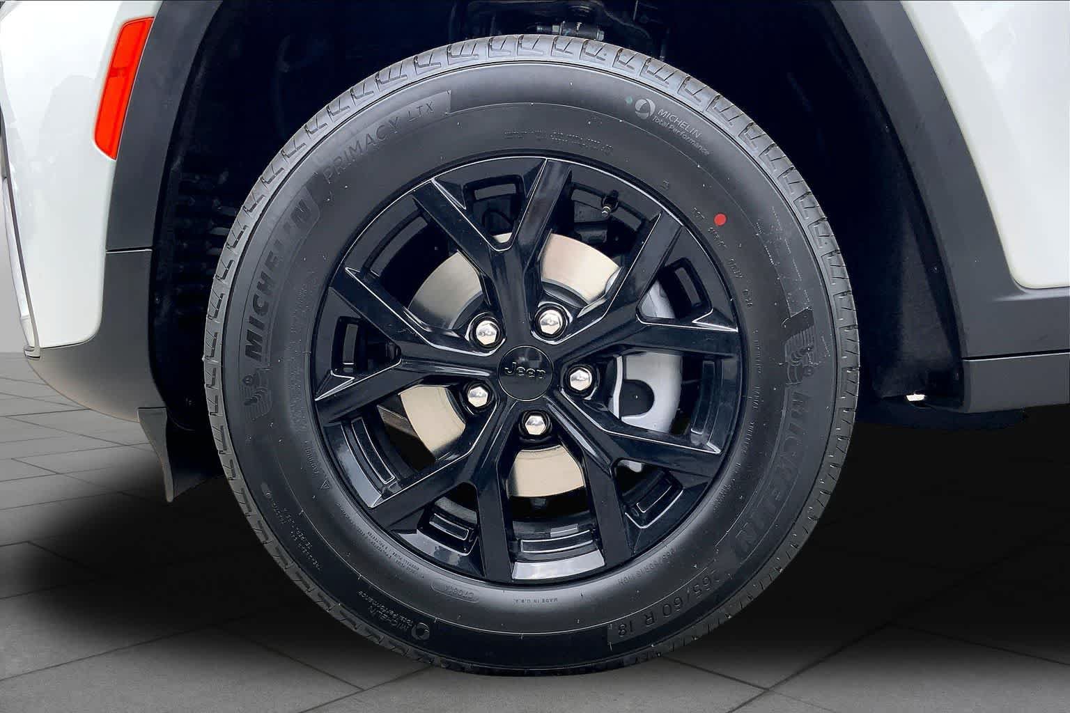 New 2026 Jeep Grand Cherokee Altitude RWD image 8