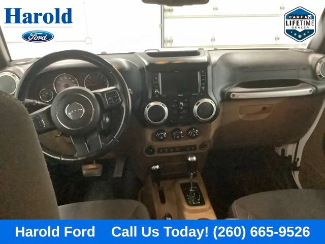 Used 2018 Jeep Wrangler Unlimited Sahara w/ Dual Top Group AWD/4WD image 14