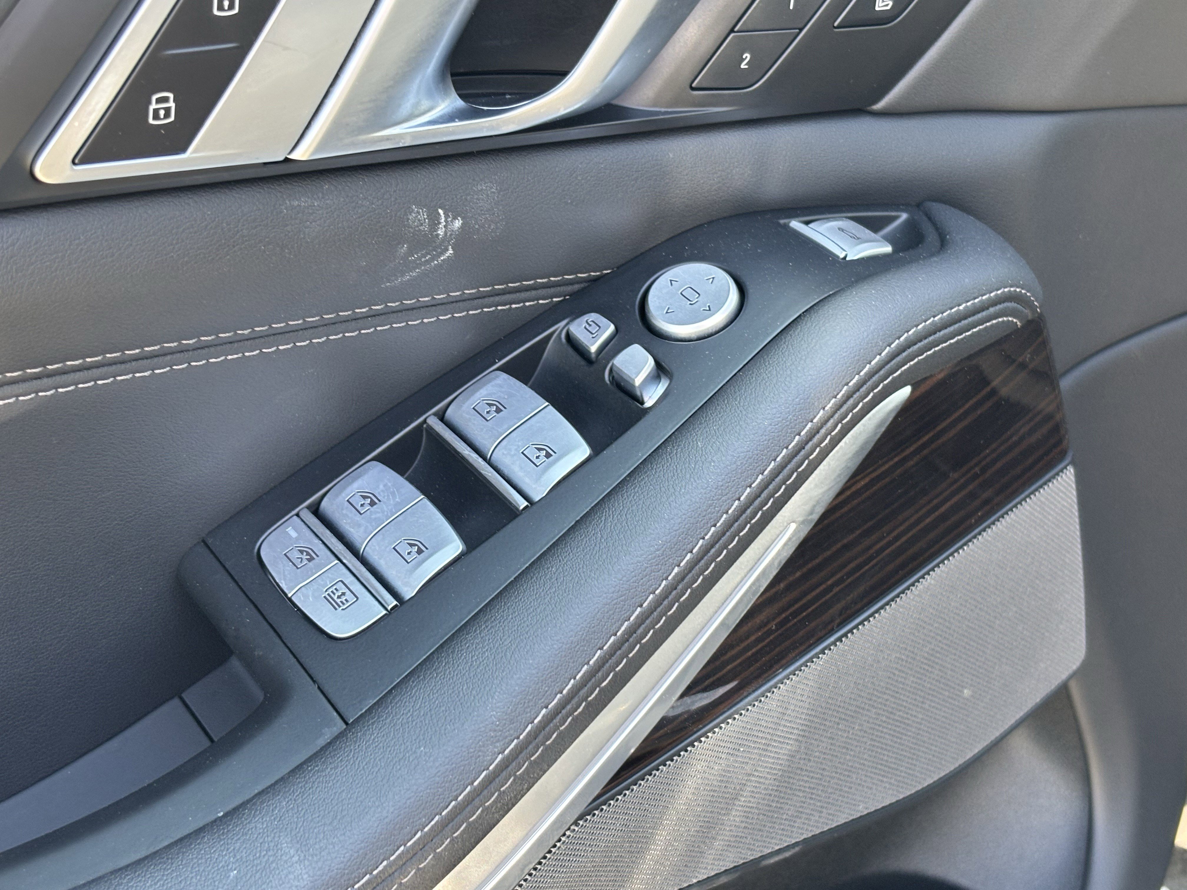 Certified 2025 BMW X7 xDrive40i image 15