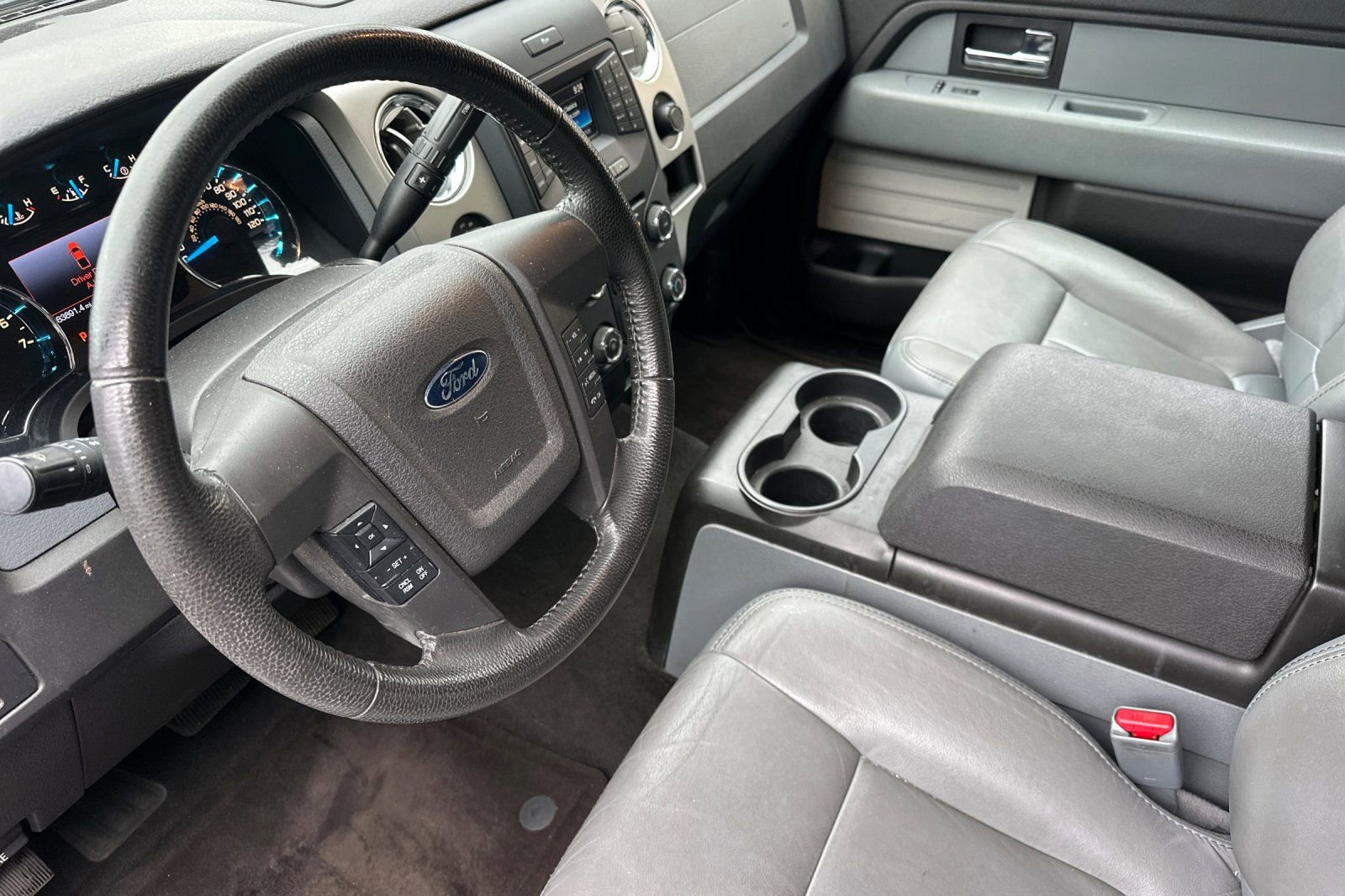 Used 2014 Ford F150 XLT w/ Equipment Group 302A Luxury image 4