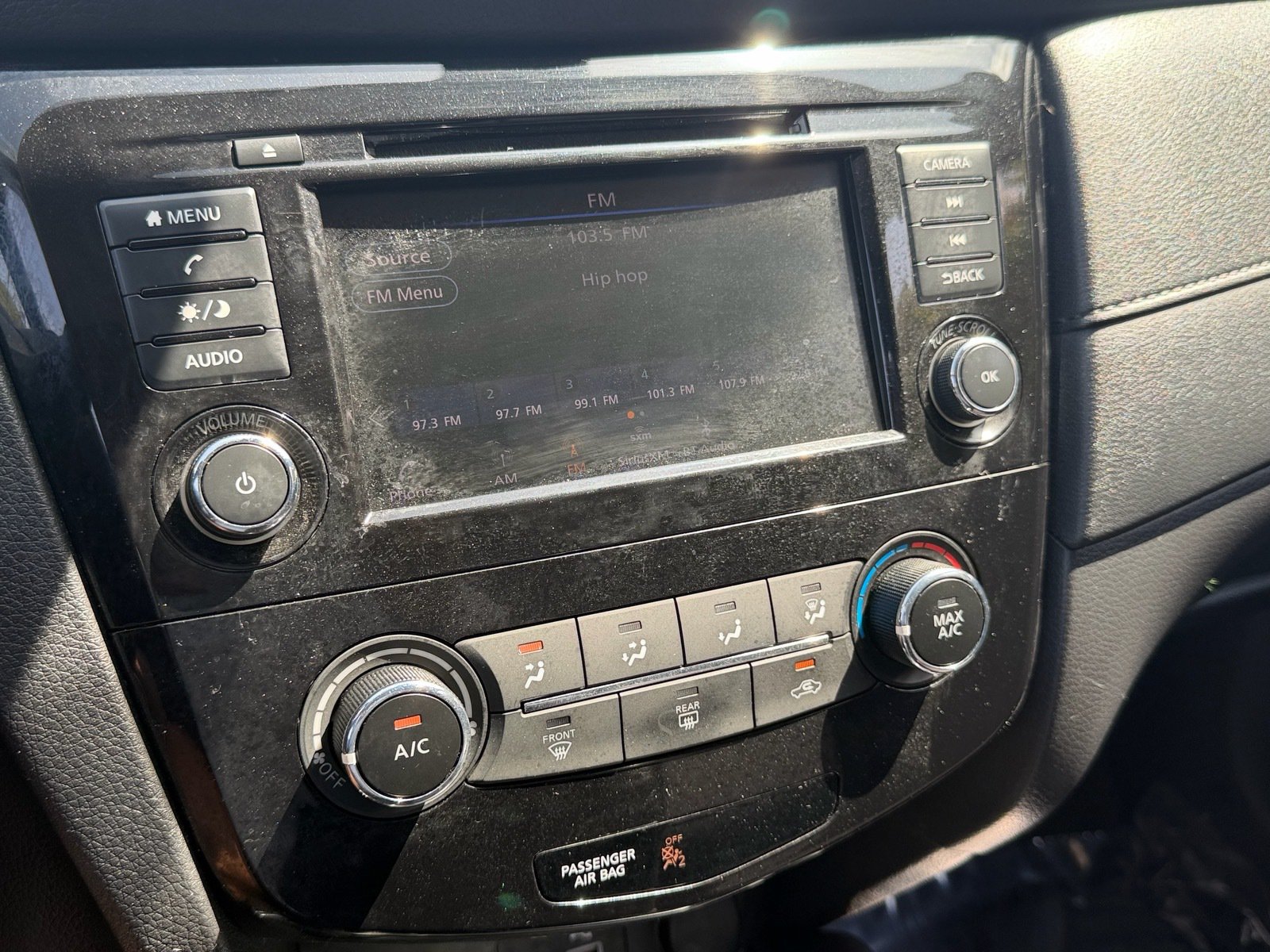 Used 2020 Nissan Rogue S FWD image 25