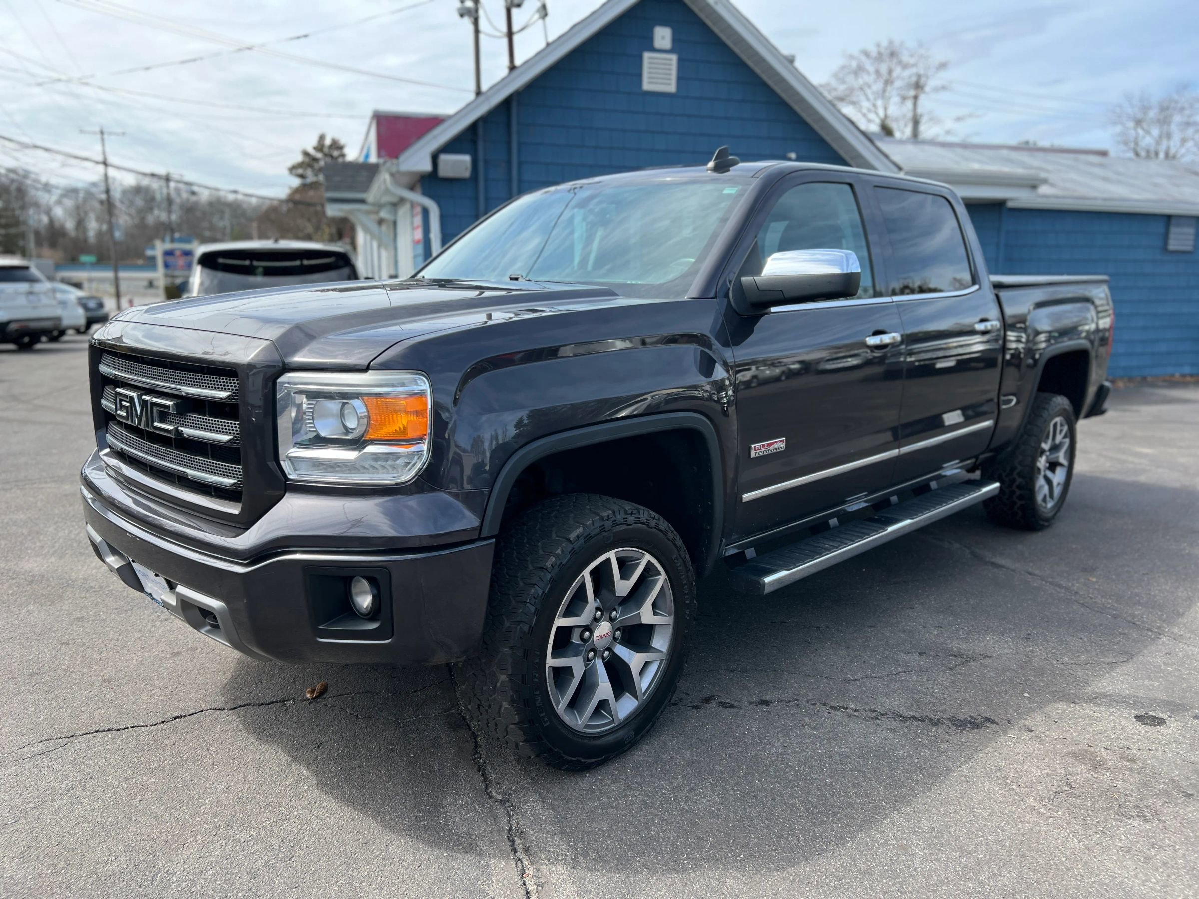 Used 2015 GMC Sierra 1500 SLE image 2