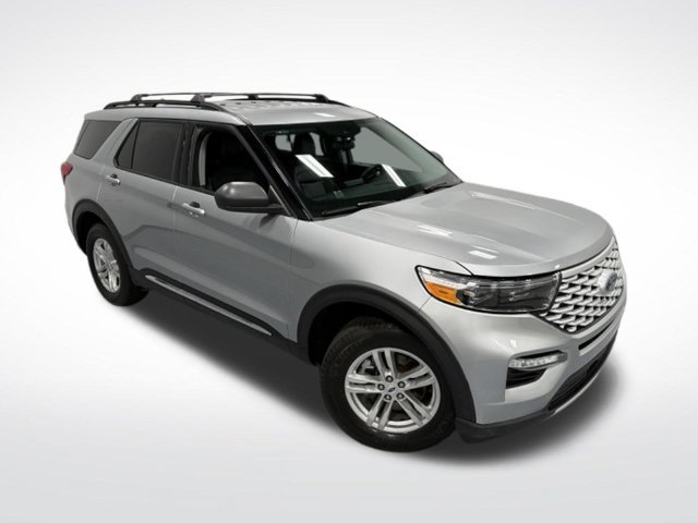 Used 2024 Ford Explorer XLT w/ Equipment Group 202A AWD/4WD image 33