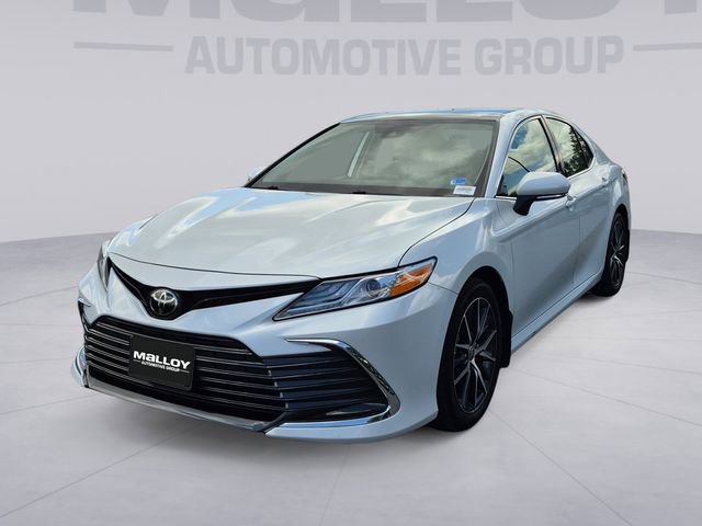 Used 2024 Toyota Camry XLE w/ Cold Weather Package