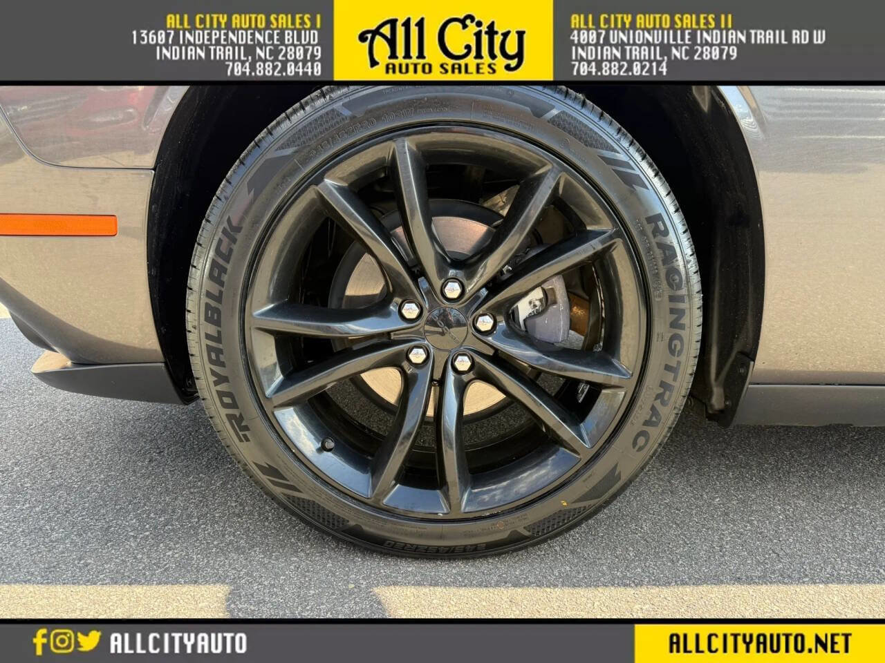 Used 2016 Dodge Challenger SXT w/ Blacktop Package RWD image 28