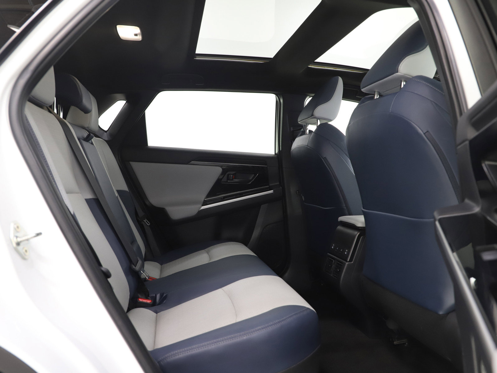 Used 2024 Subaru Solterra Touring w/ Touring Package image 12