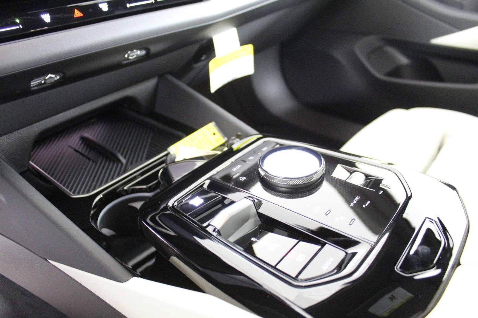 Used 2025 BMW 530i w/ Premium Package image 16