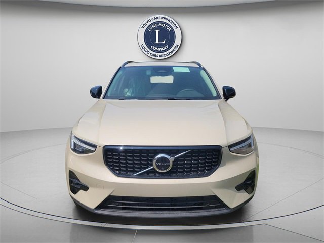 New 2025 Volvo XC40 B5 Plus w/ Protection Package Premier image 2