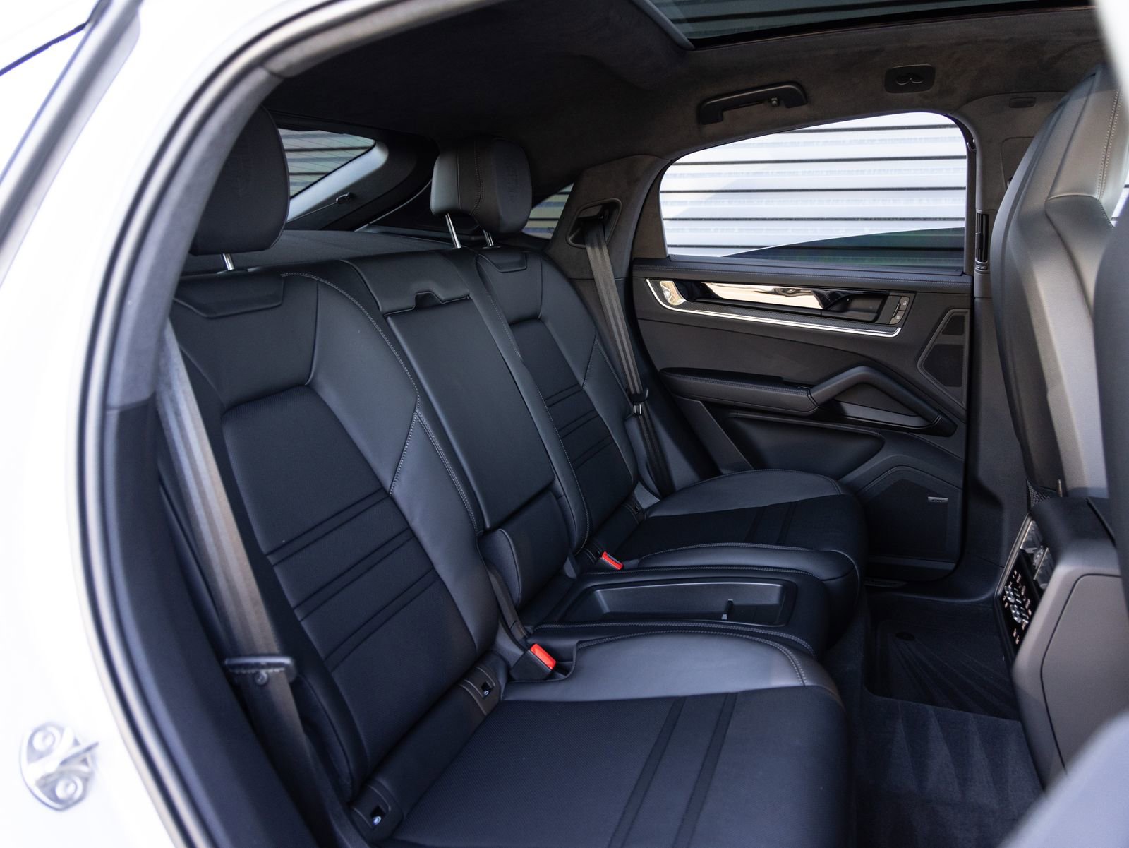 Certified 2026 Porsche Cayenne Turbo image 31