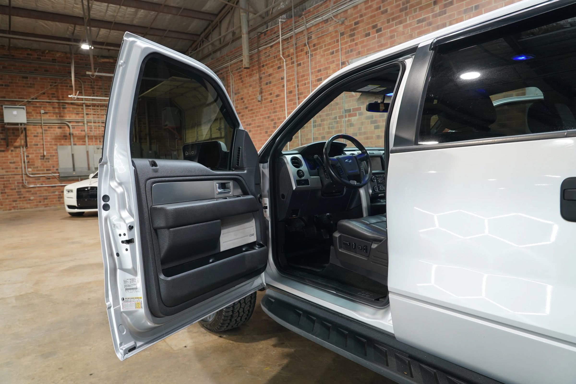 Used 2014 Ford F150 Raptor w/ Equipment Group 801A Luxury image 34