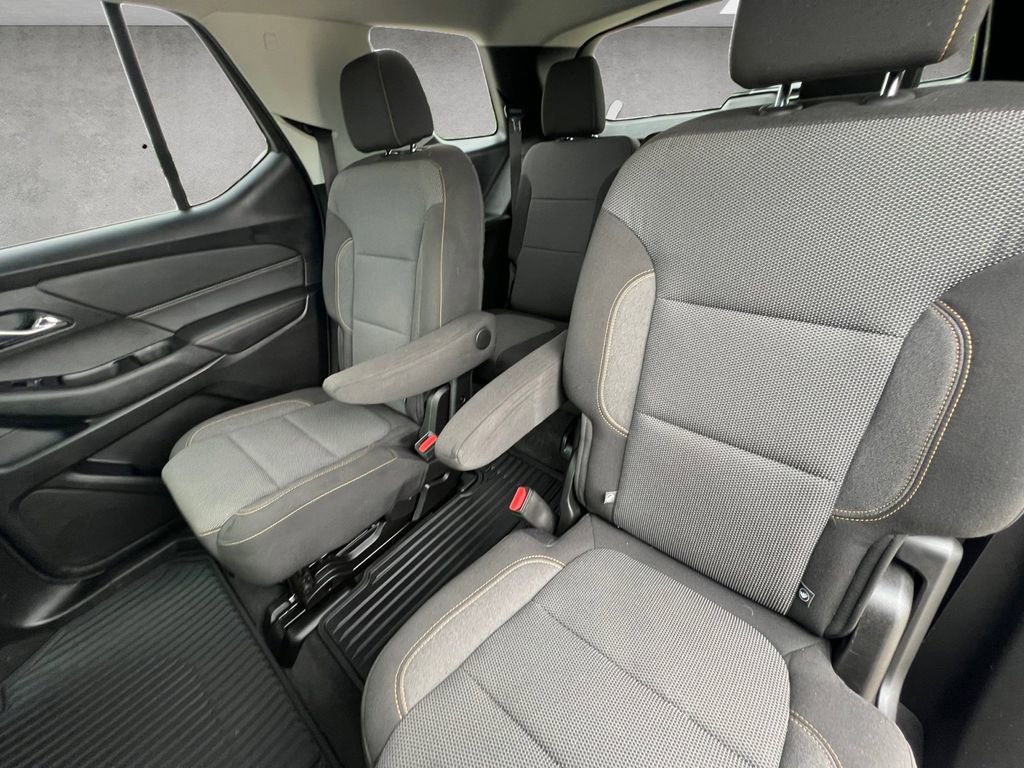Used 2020 Chevrolet Traverse LT FWD image 22