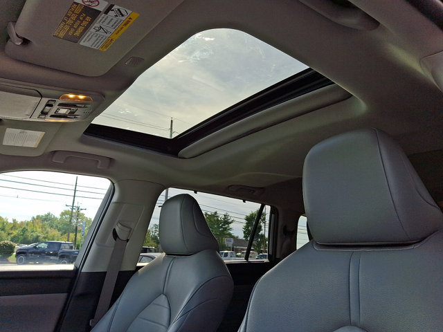 Used 2021 Toyota Highlander XLE AWD/4WD image 16