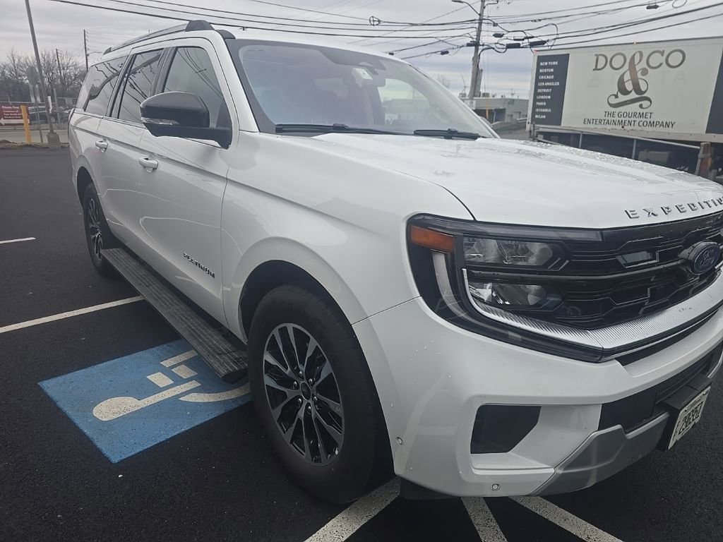 Used 2025 Ford Expedition Max Platinum image 2