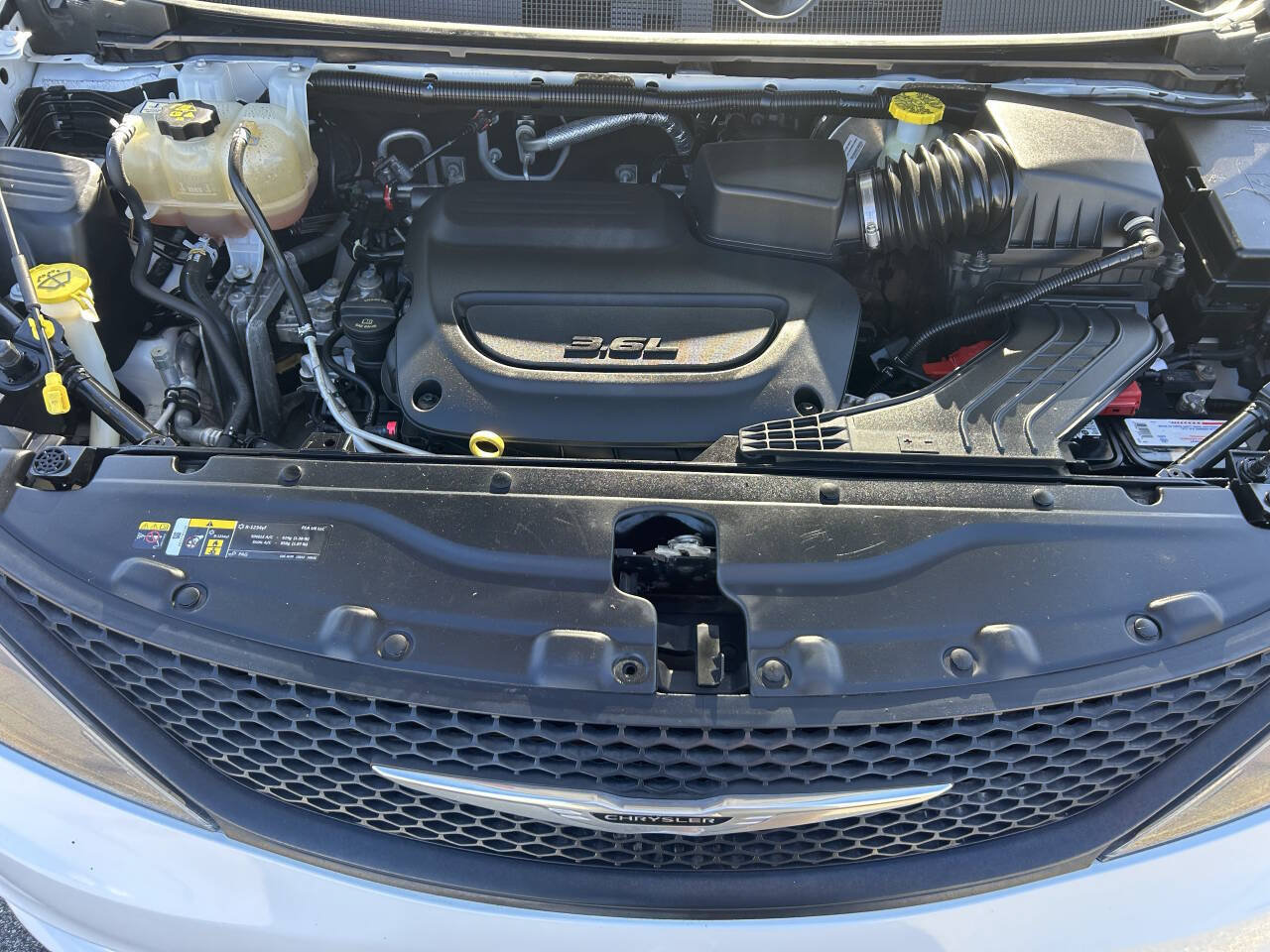 Used 2023 Chrysler Voyager LX FWD image 25