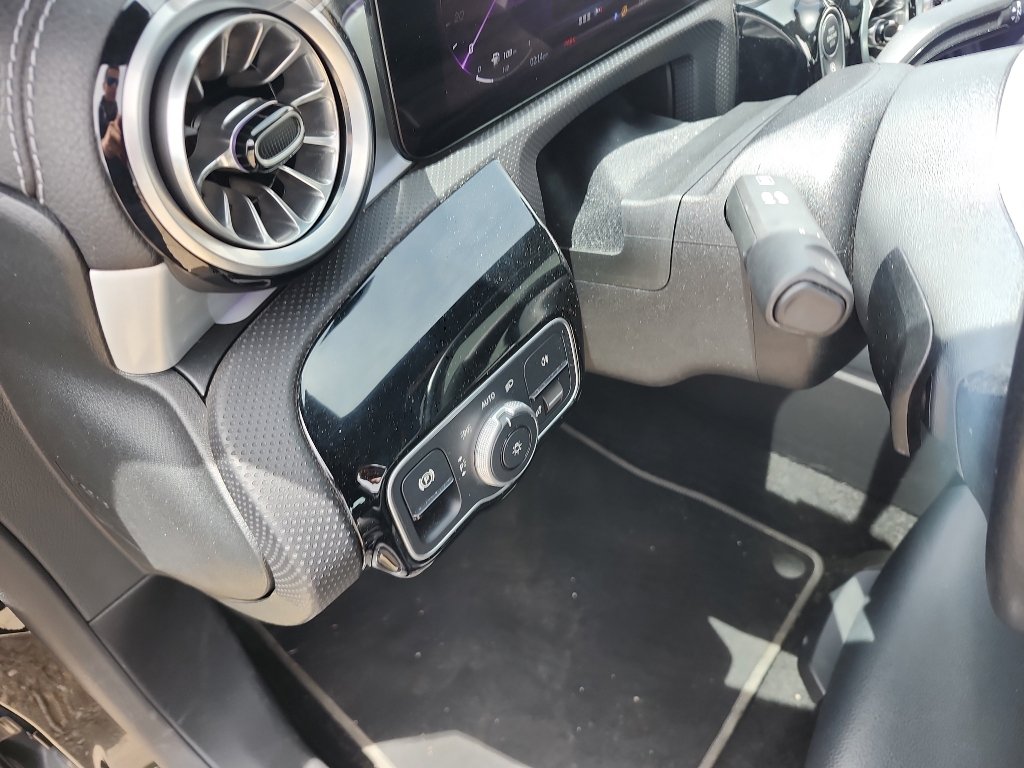 Used 2025 Mercedes-Benz CLA 250 image 16