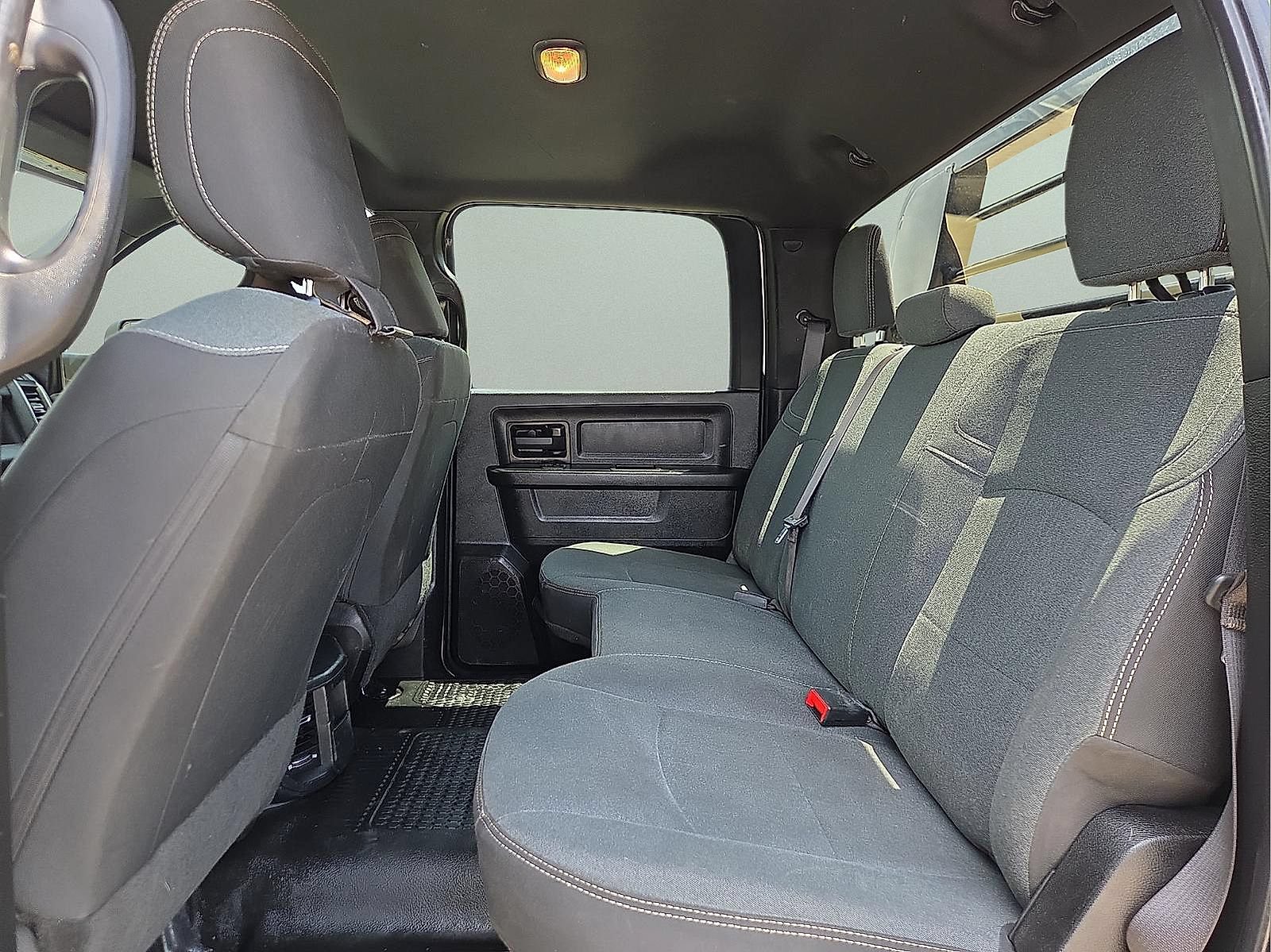 Used 2022 RAM 5500 Tradesman w/ Chrome Appearance Group AWD/4WD image 9