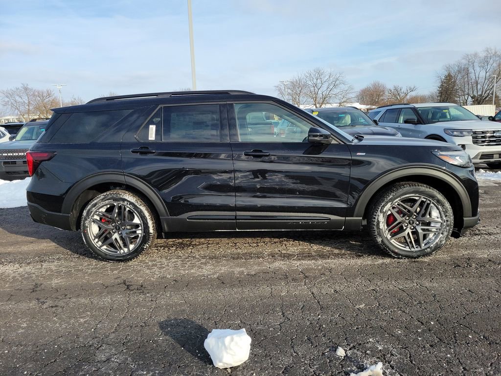 New 2026 Ford Explorer ST-Line w/ ST-Line Street Pack image 3